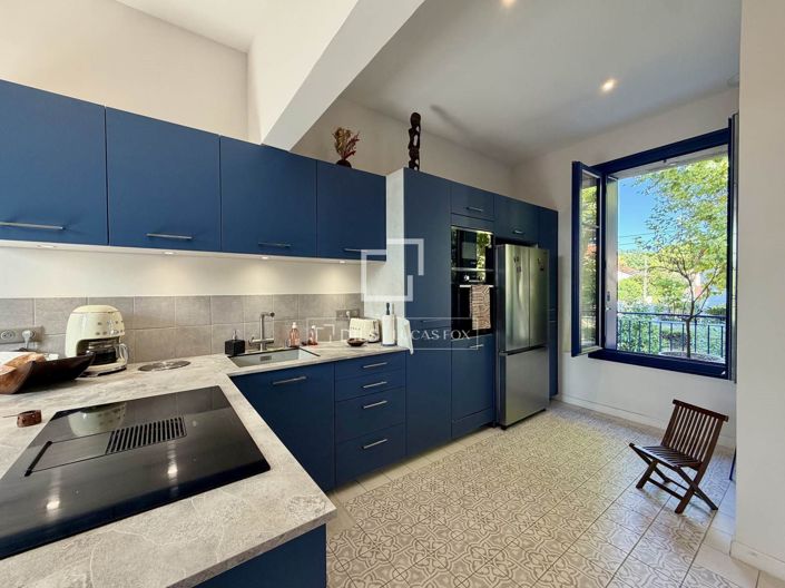 Image No.8-5 Bed House for sale