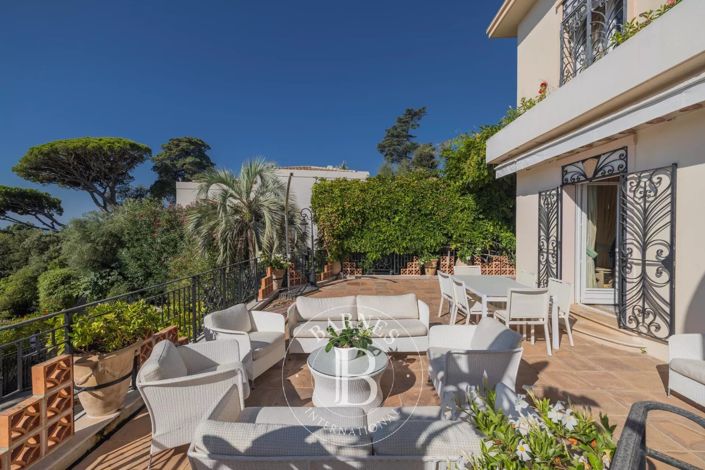 Image No.12-6 Bed House for sale