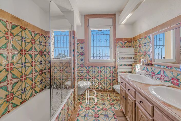 Image No.14-6 Bed House for sale