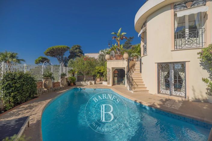 Image No.6-6 Bed House for sale
