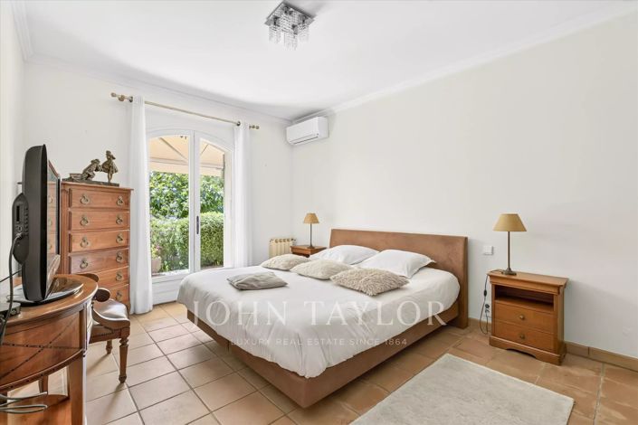 Image No.12-4 Bed House for sale