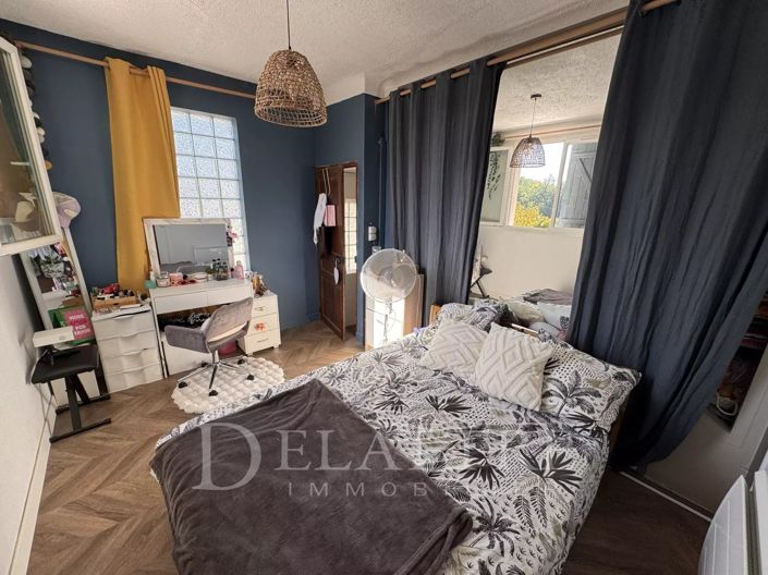 Image No.13-2 Bed House for sale