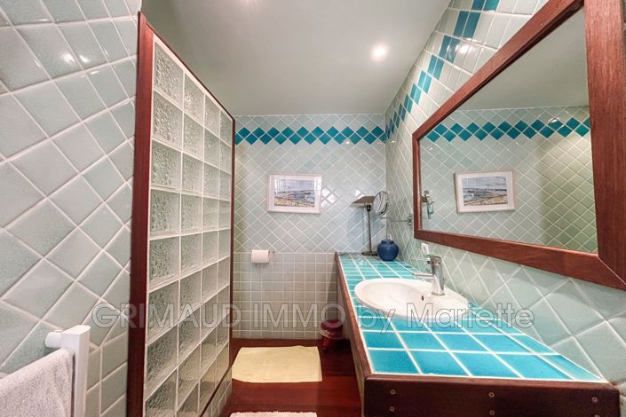 Image No.10-4 Bed House for sale