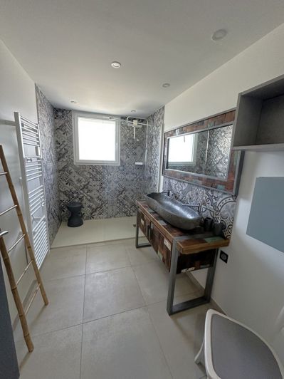 Image No.19-8 Bed House for sale
