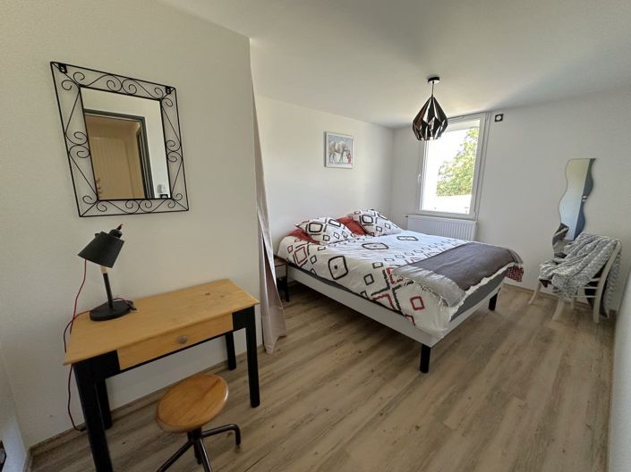 Image No.20-8 Bed House for sale