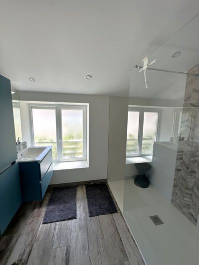 Image No.31-8 Bed House for sale