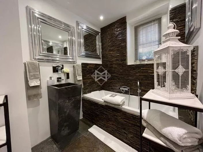 Image No.10-2 Bed House for sale