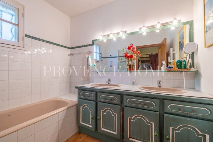 Image No.17-3 Bed House for sale