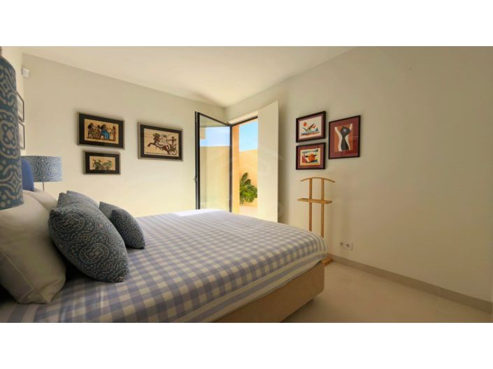 Image No.20-3 Bed Apartment for sale