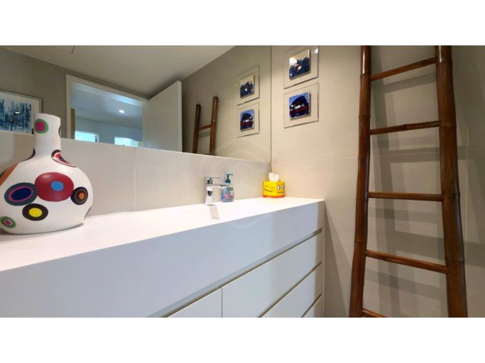 Image No.29-3 Bed Apartment for sale