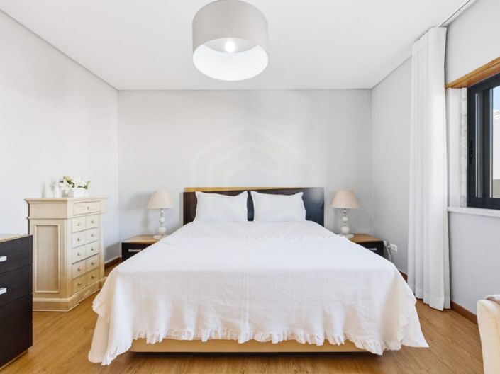 Image No.12-3 Bed Apartment for sale