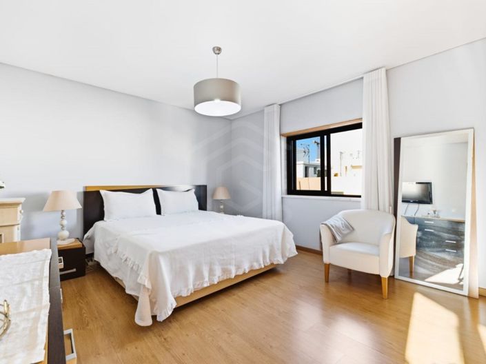 Image No.13-3 Bed Apartment for sale