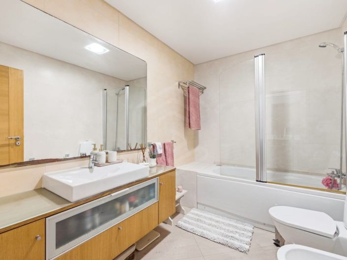Image No.18-3 Bed Apartment for sale