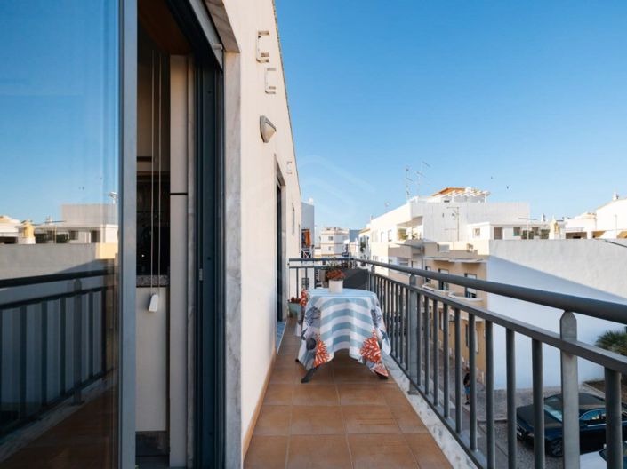 Image No.20-3 Bed Apartment for sale