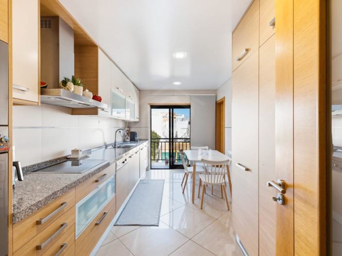 Image No.6-3 Bed Apartment for sale