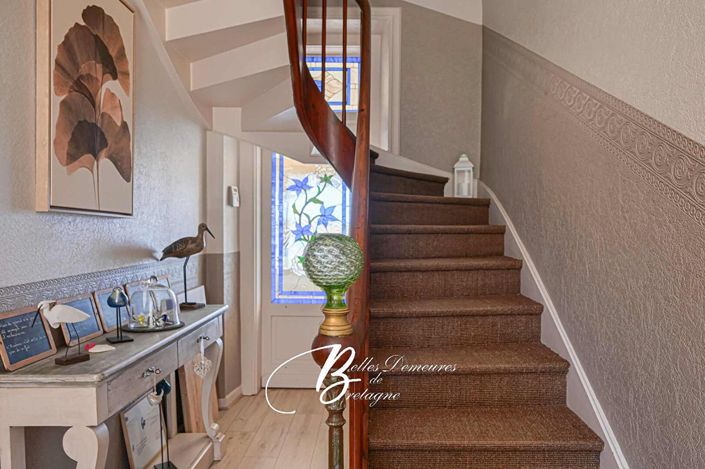 Image No.2-6 Bed House for sale