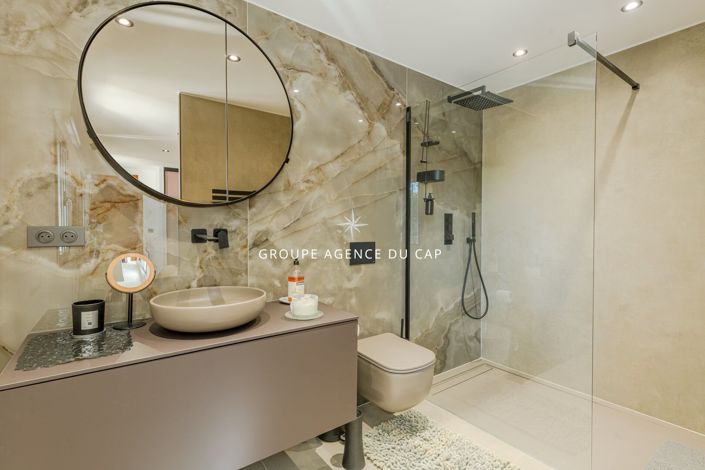 Image No.10-4 Bed House for sale