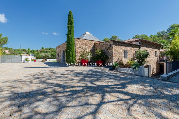 Image No.18-4 Bed House for sale