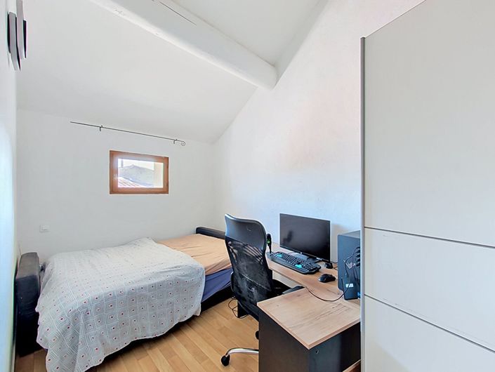 Image No.5-2 Bed House for sale