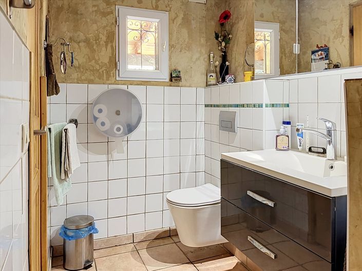 Image No.9-3 Bed House for sale