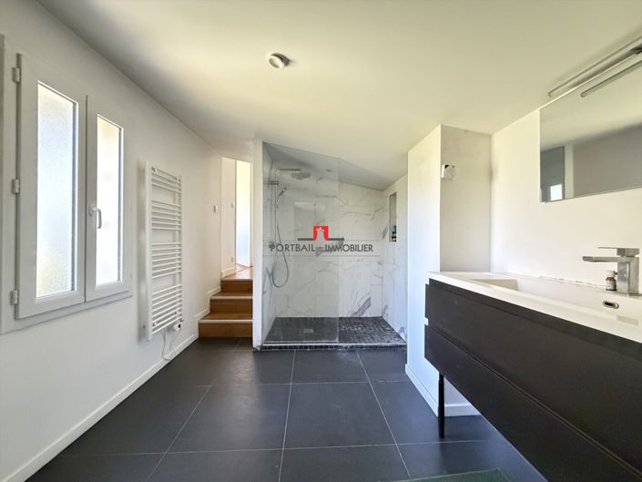Image No.8-3 Bed House for sale