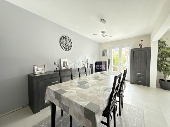 Image No.2-4 Bed House for sale