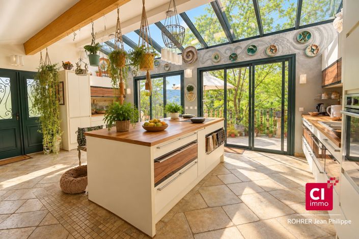 Image No.6-6 Bed House for sale
