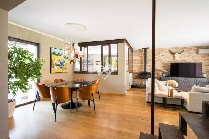 Image No.5-5 Bed House for sale