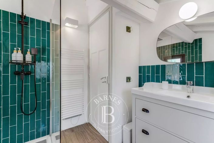 Image No.8-4 Bed House for sale