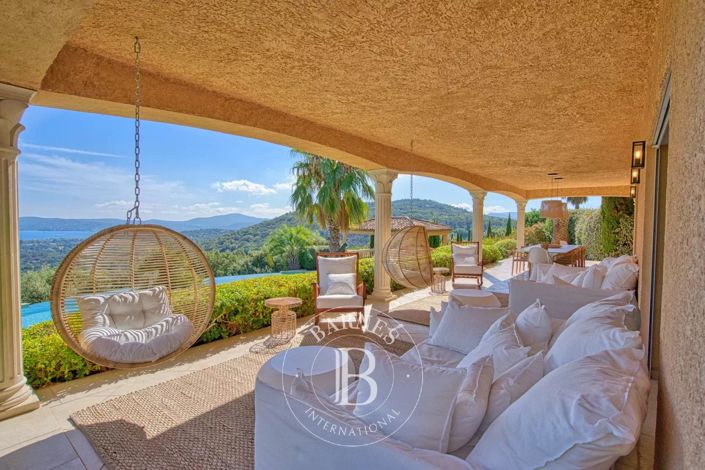 Image No.6-8 Bed House for sale