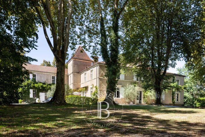 Image No.5-10 Bed Property for sale