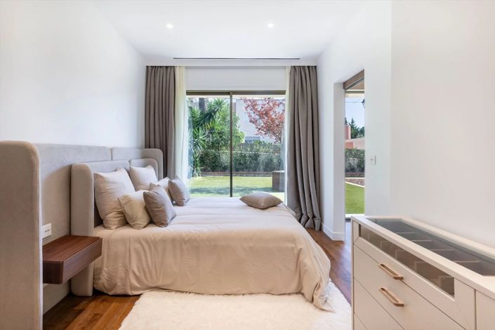 Image No.15-5 Bed House for sale