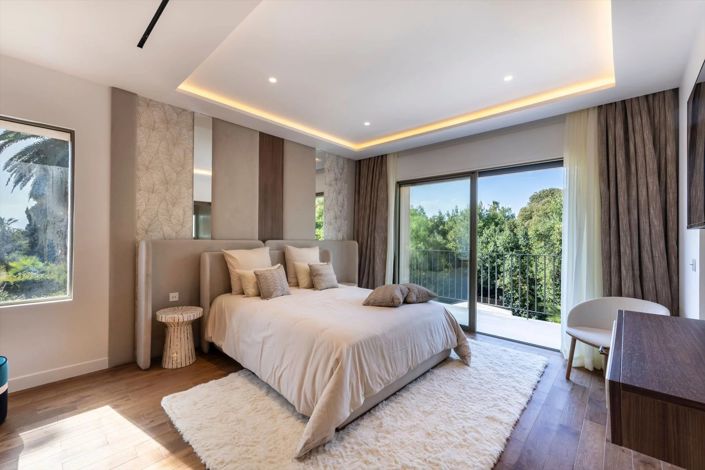 Image No.6-5 Bed House for sale