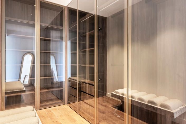 Image No.8-5 Bed House for sale