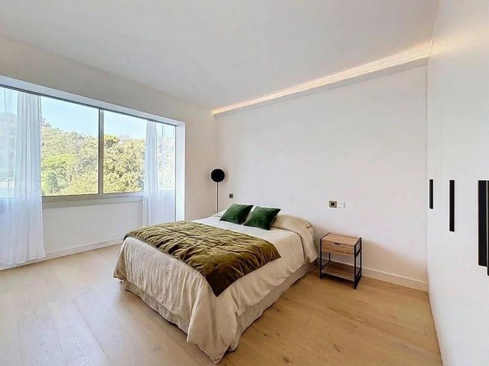Image No.14-3 Bed Apartment for sale