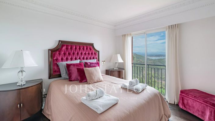 Image No.20-7 Bed House for sale