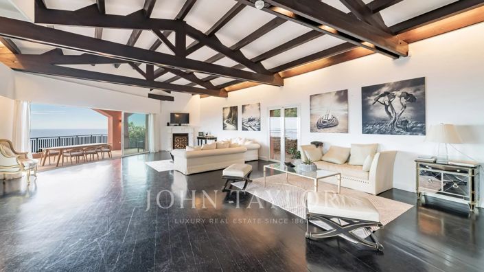 Image No.7-7 Bed House for sale
