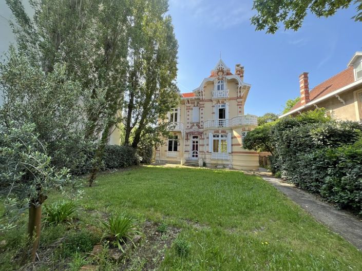 Image No.12-7 Bed House for sale