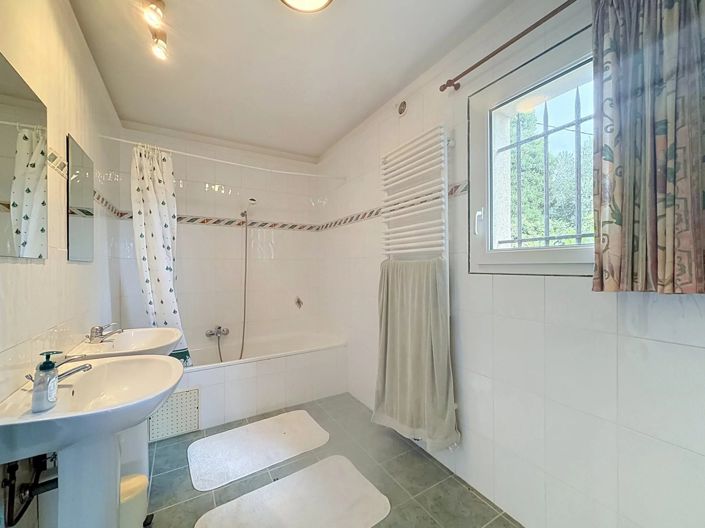 Image No.11-4 Bed House for sale