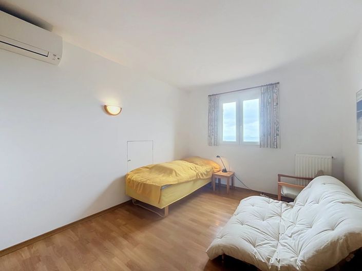 Image No.12-4 Bed House for sale