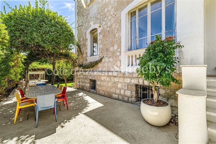 Image No.10-4 Bed Property for sale