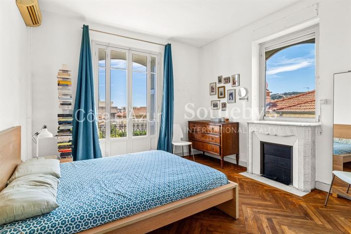 Image No.16-4 Bed Property for sale