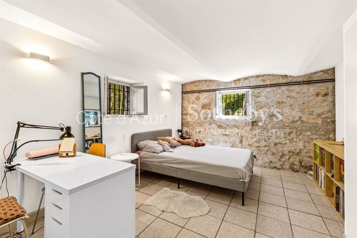 Image No.19-4 Bed Property for sale