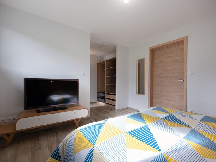Image No.18-3 Bed House for sale