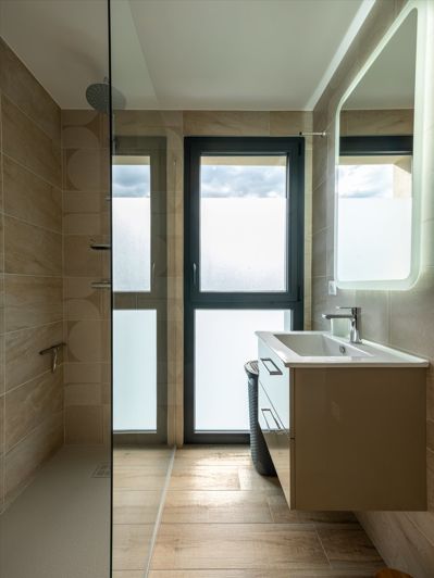 Image No.19-3 Bed House for sale