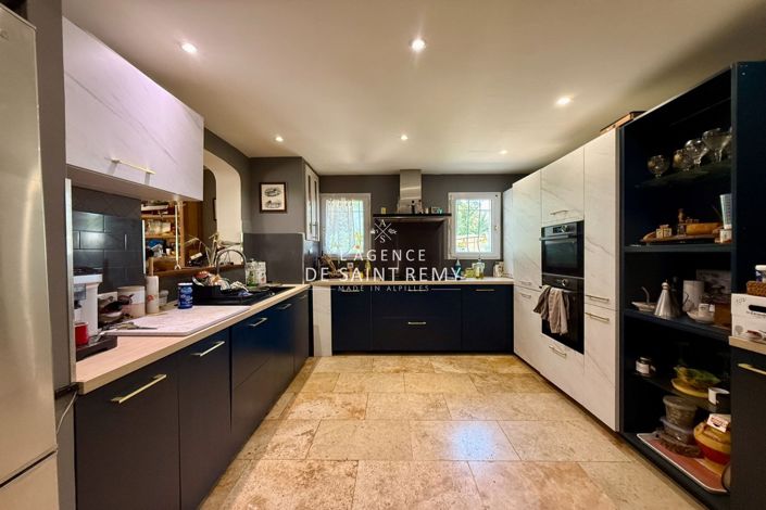 Image No.12-6 Bed House for sale