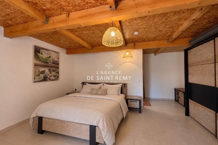 Image No.20-6 Bed House for sale