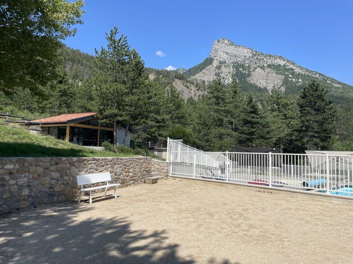 Image No.17-12 Bed House for sale