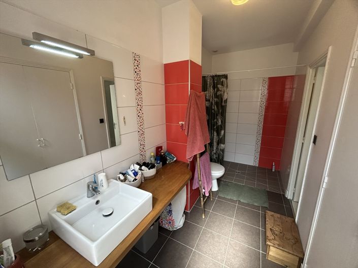 Image No.10-3 Bed House for sale