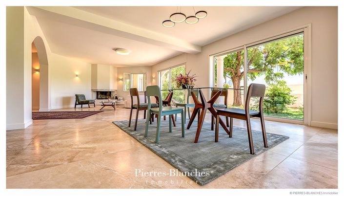 Image No.3-4 Bed House for sale